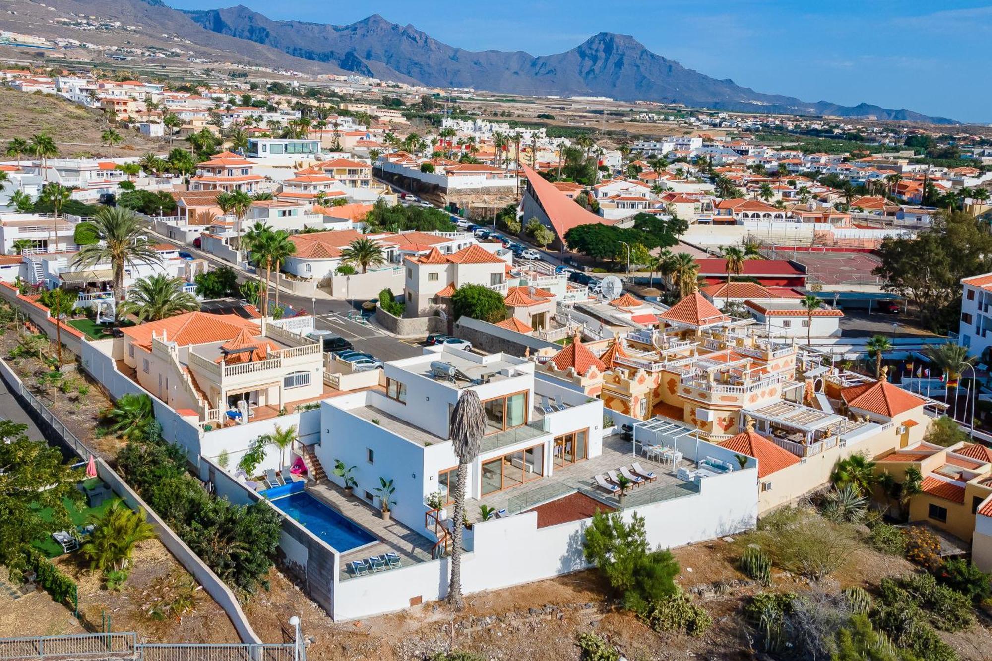 Fabulous Contemporary 5 Bedroom Villa With Private Heated Pool, Sleeps Max 13 Callao Salvaje Buitenkant foto