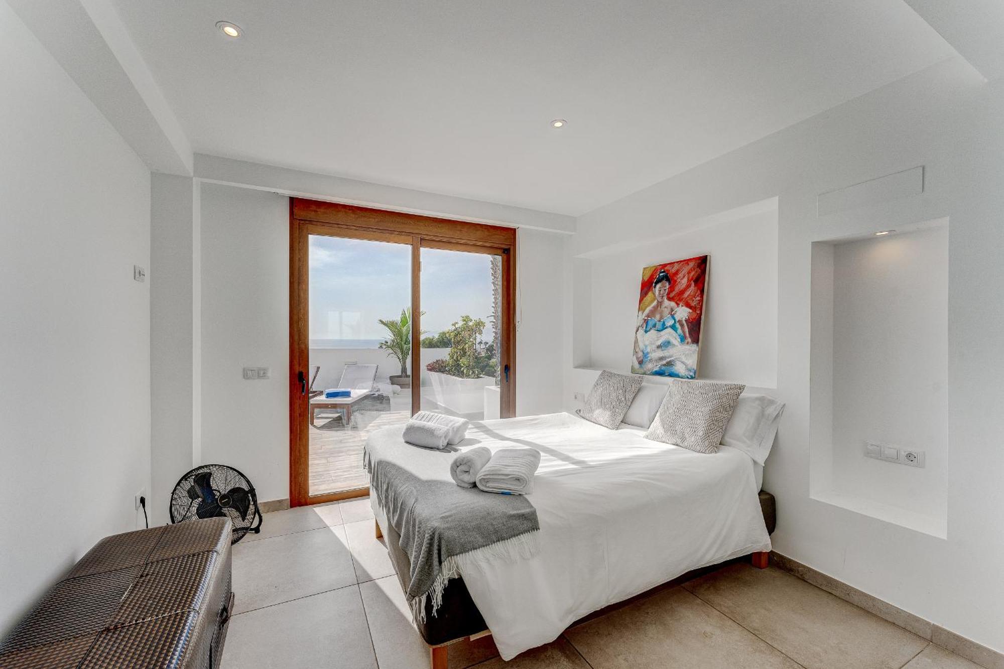 Fabulous Contemporary 5 Bedroom Villa With Private Heated Pool, Sleeps Max 13 Callao Salvaje Buitenkant foto
