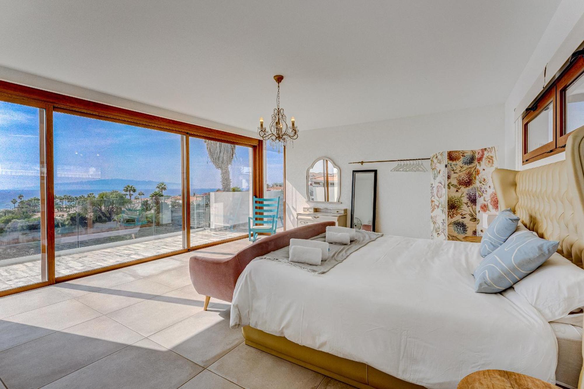 Fabulous Contemporary 5 Bedroom Villa With Private Heated Pool, Sleeps Max 13 Callao Salvaje Buitenkant foto
