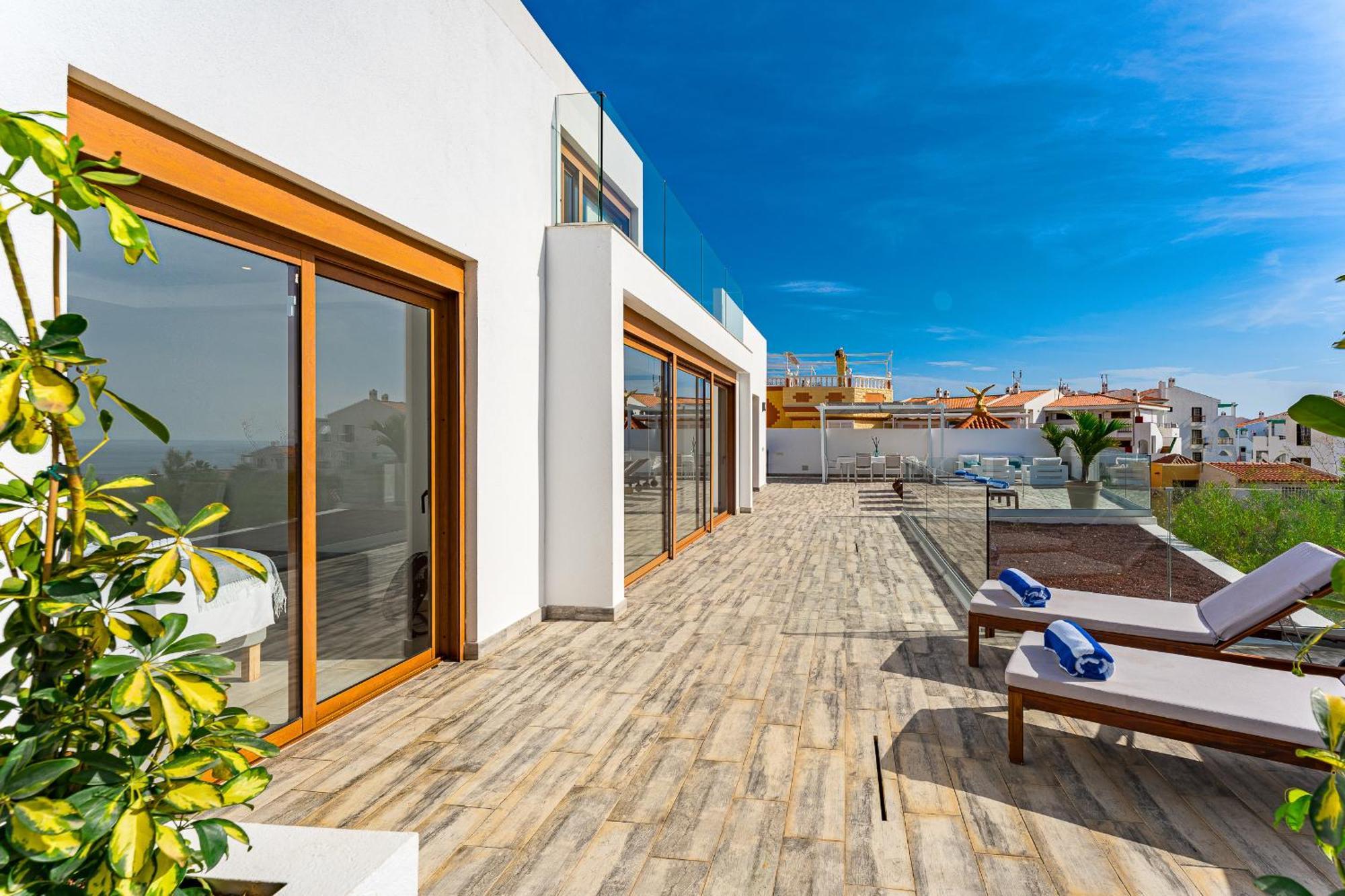 Fabulous Contemporary 5 Bedroom Villa With Private Heated Pool, Sleeps Max 13 Callao Salvaje Buitenkant foto