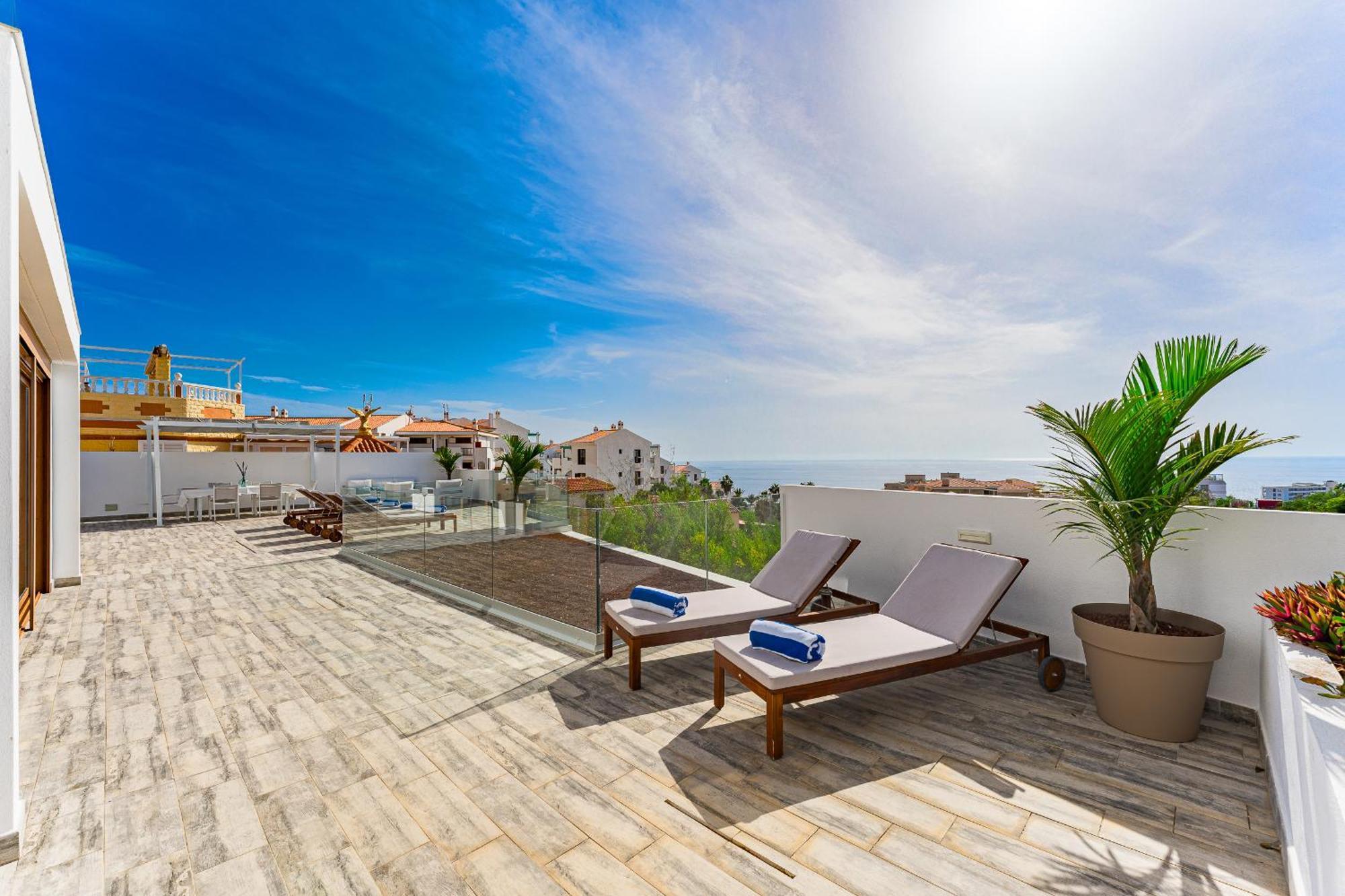 Fabulous Contemporary 5 Bedroom Villa With Private Heated Pool, Sleeps Max 13 Callao Salvaje Buitenkant foto